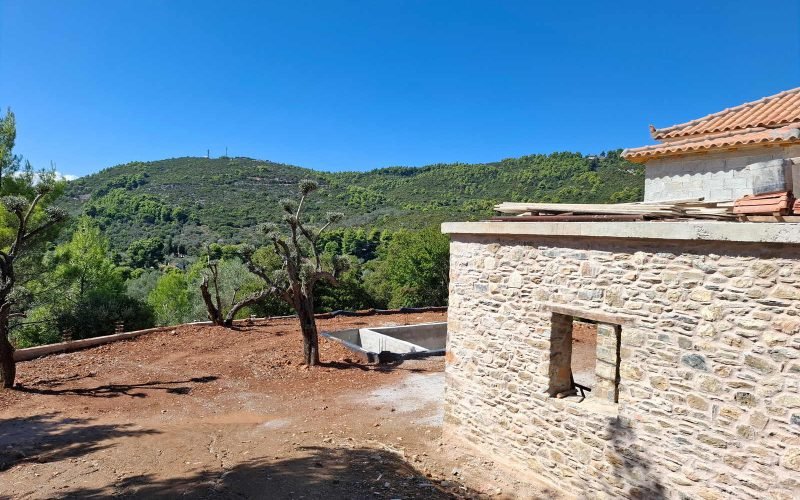 Unfinished cottage with pool close to Skopelos town