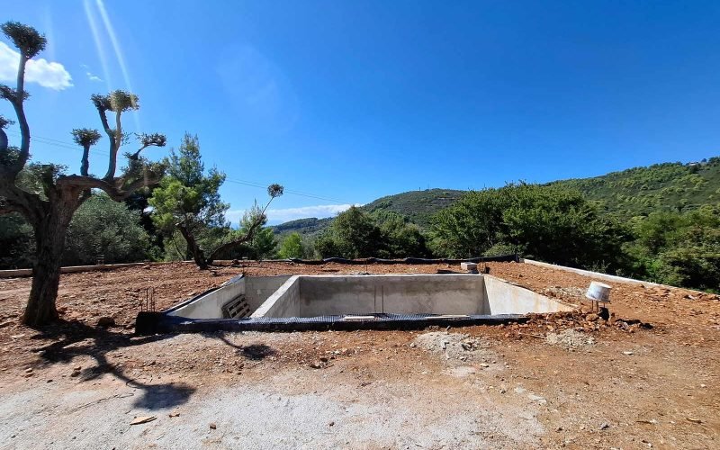 Unfinished cottage with pool close to Skopelos town