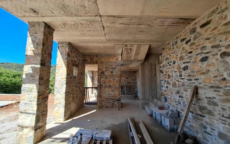 Unfinished cottage with pool close to Skopelos town