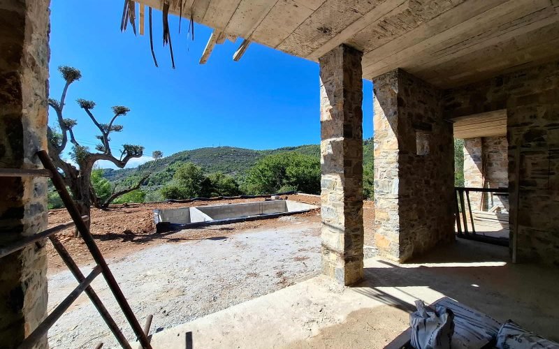 Unfinished cottage with pool close to Skopelos town
