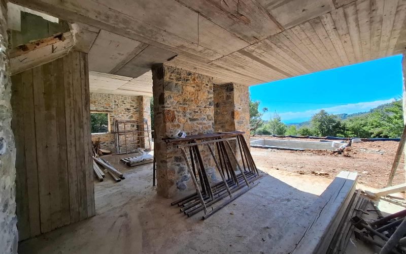 Unfinished cottage with pool close to Skopelos town