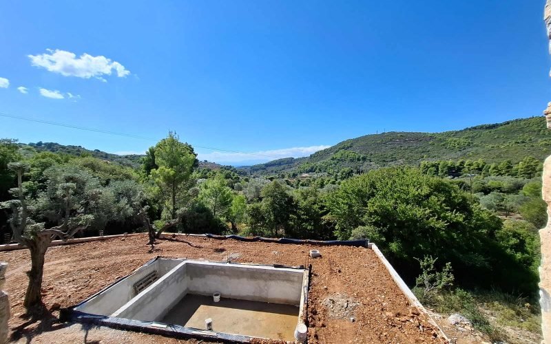 Unfinished cottage with pool close to Skopelos town