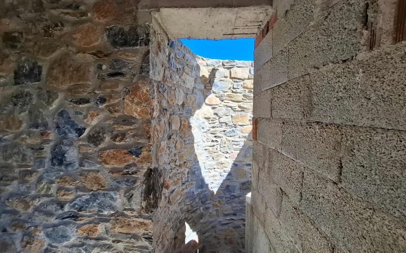 Unfinished cottage with pool close to Skopelos town