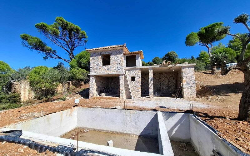 Unfinished cottage with pool close to Skopelos town