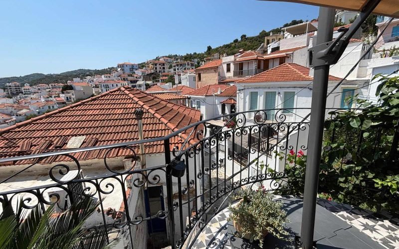 Beautiful Town house ready to move in