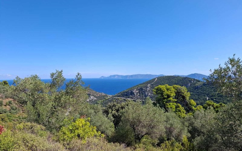 Cottage to renovate with beautiful views