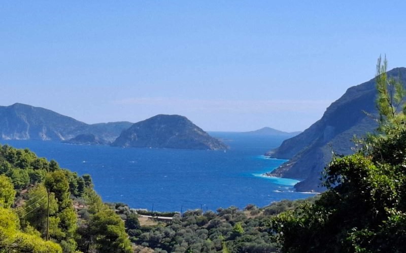 Cottage to renovate with beautiful views
