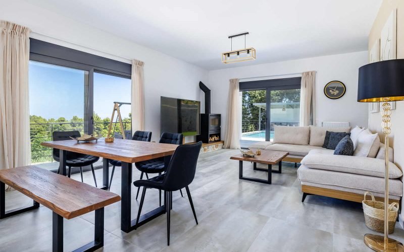 Exquisite villa in Glossa with pool and panoramic views