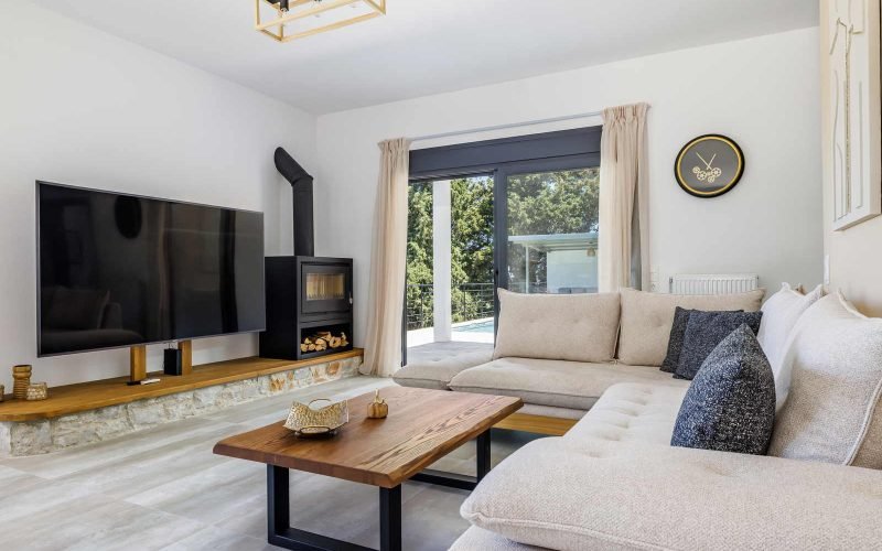 Exquisite villa in Glossa with pool and panoramic views