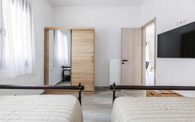 Exquisite villa in Glossa with pool and panoramic views