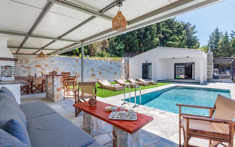 Exquisite villa in Glossa with pool and panoramic views