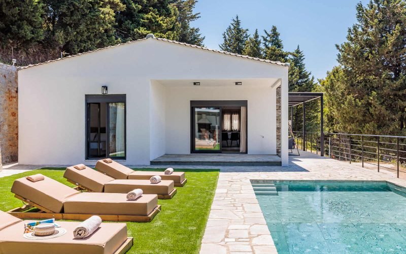 Exquisite villa in Glossa with pool and panoramic views