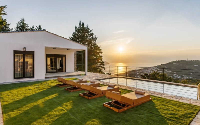 Exquisite villa in Glossa with pool and panoramic views