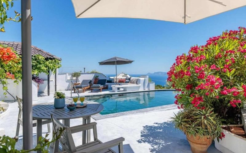Luxurious Villa with Breathtaking views to the Sporades Islands