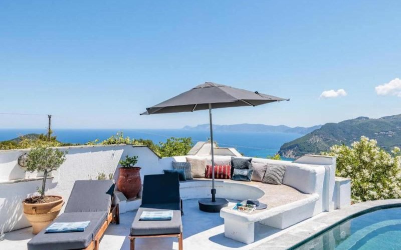 Luxurious Villa with Breathtaking views to the Sporades Islands