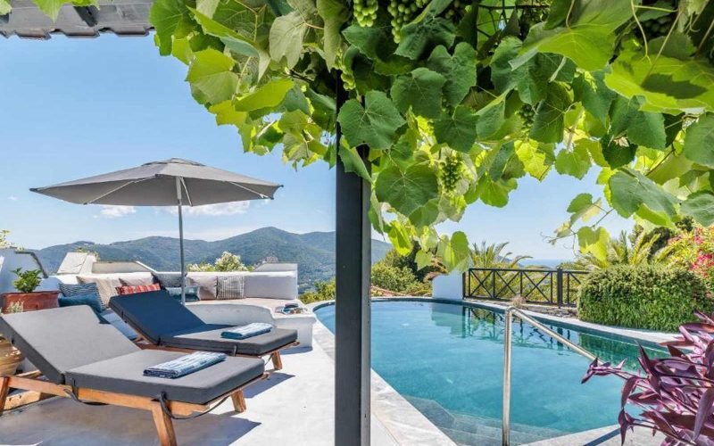Luxurious Villa with Breathtaking views to the Sporades Islands