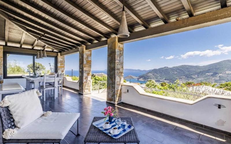 Luxurious Villa with Breathtaking views to the Sporades Islands