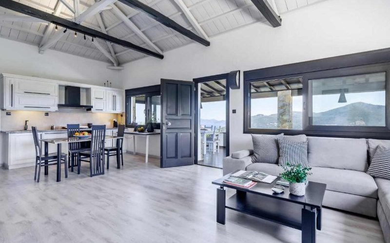 Luxurious Villa with Breathtaking views to the Sporades Islands