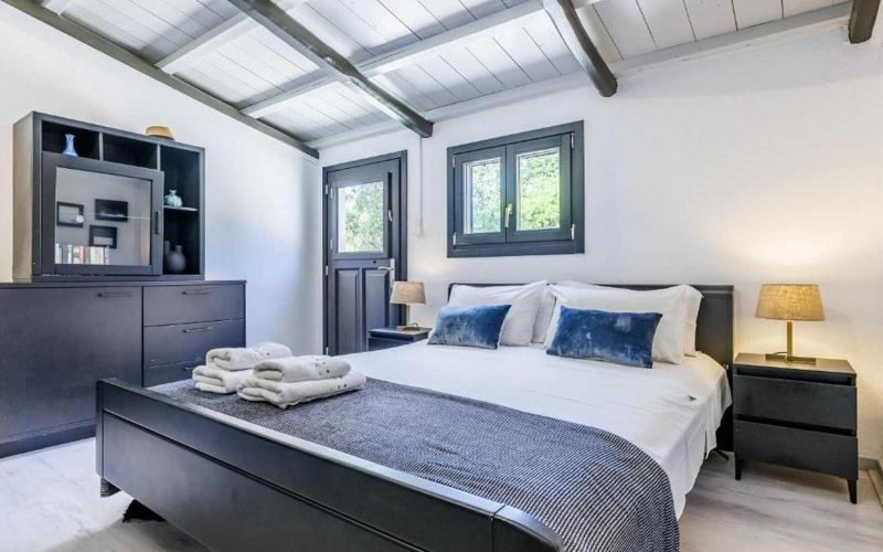 Luxurious Villa with Breathtaking views to the Sporades Islands