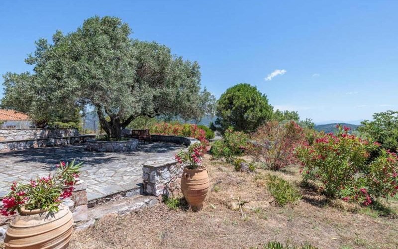 Luxurious Villa with Breathtaking views to the Sporades Islands