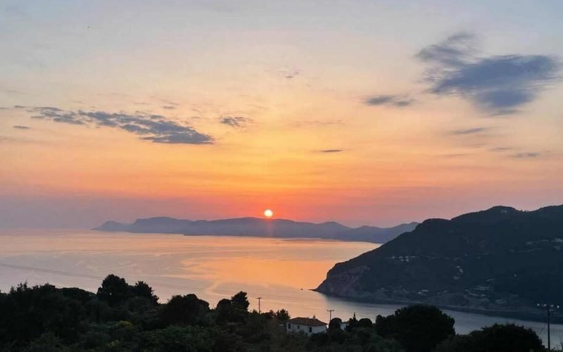 Luxurious Villa with Breathtaking views to the Sporades Islands