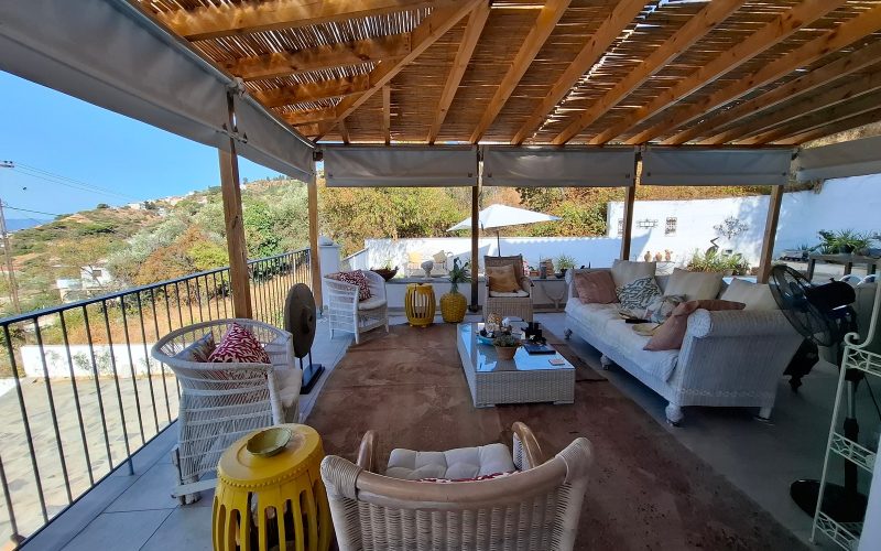 Magnificent Glossa pool villa with views