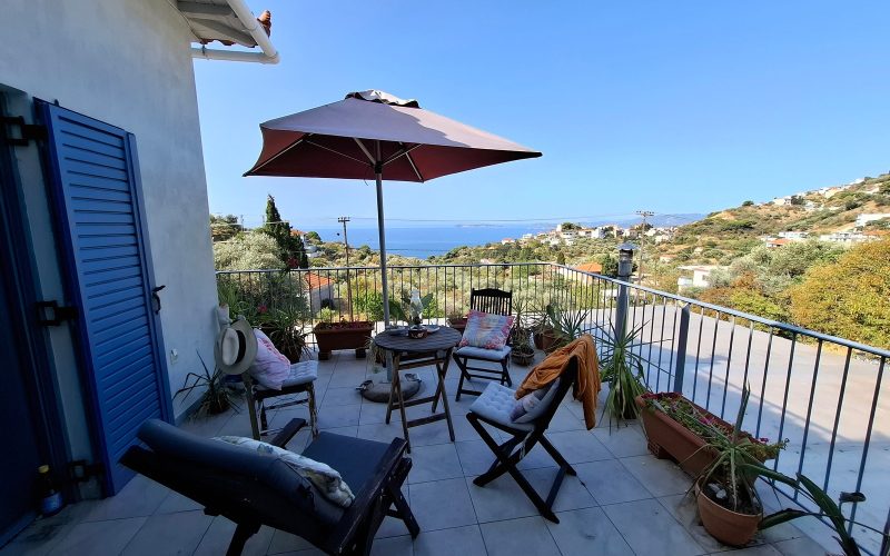 Magnificent Glossa pool villa with views