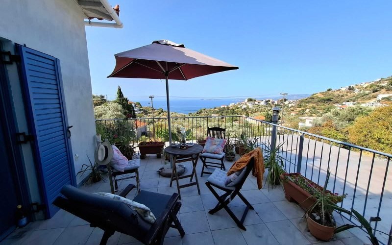 Magnificent Glossa pool villa with views