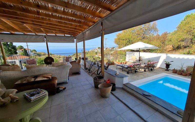 Magnificent Glossa pool villa with views
