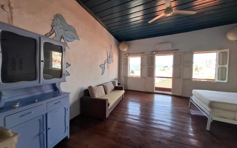 Spacious traditional property