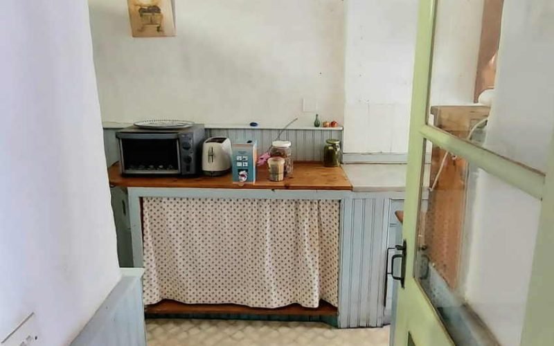 Traditional town house with terrace-09