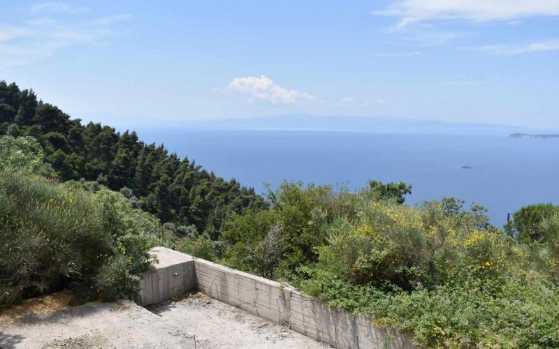 Unfinished Villa with breathtaking views towards the Sea and the neighbored islands of Skiathos and Evia.