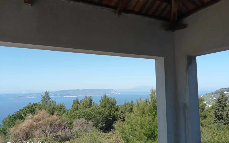 Unfinished Villa with breathtaking views towards the Sea. Balcony