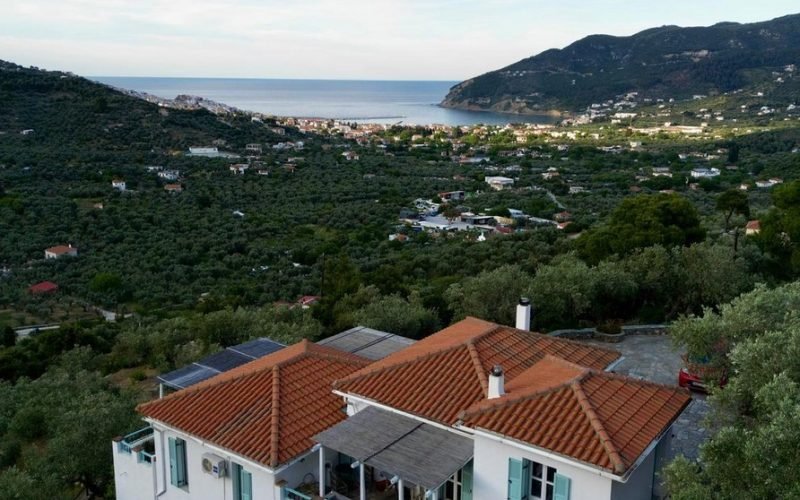 Villa Athina with spectacular views to Skopelos Town Bay