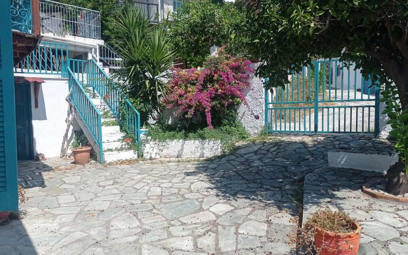 Pretty cottage with views to the Sea in Old Klima