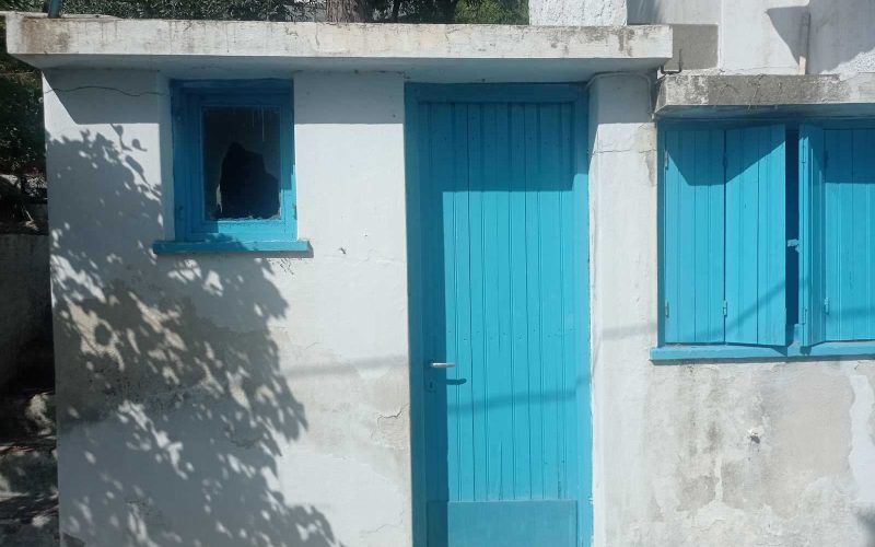 Spacious beach front property on Skopelos Island The cottage