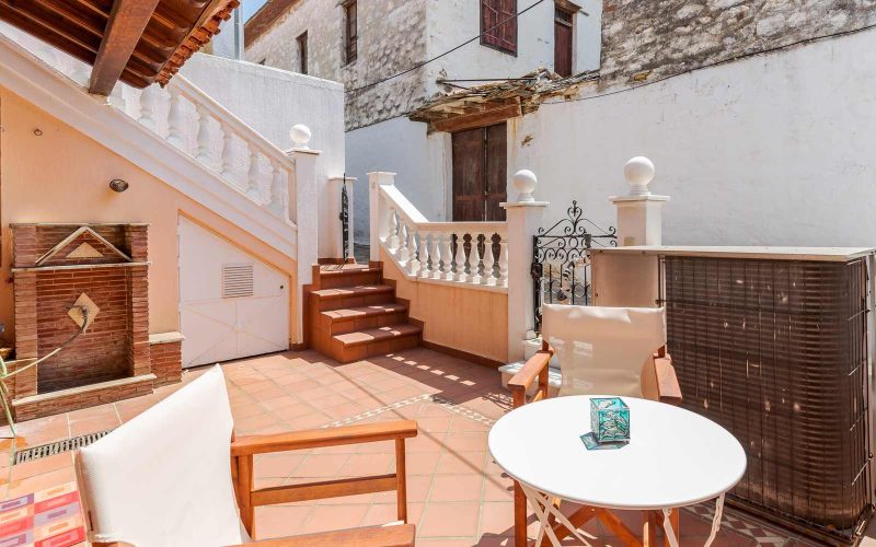 Two separate apartments in Skopelos Town Ground floor