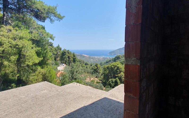 Property to finish in Pefkias area with views