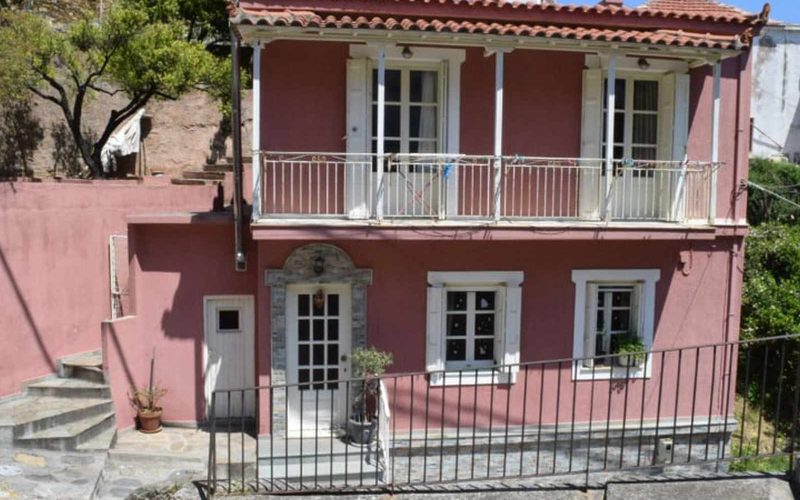Skopelos Town House with terrace with views and spacious yard