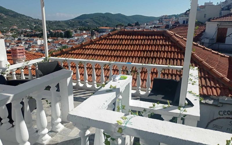 Skopelos Town house with terrace and yard Terrace