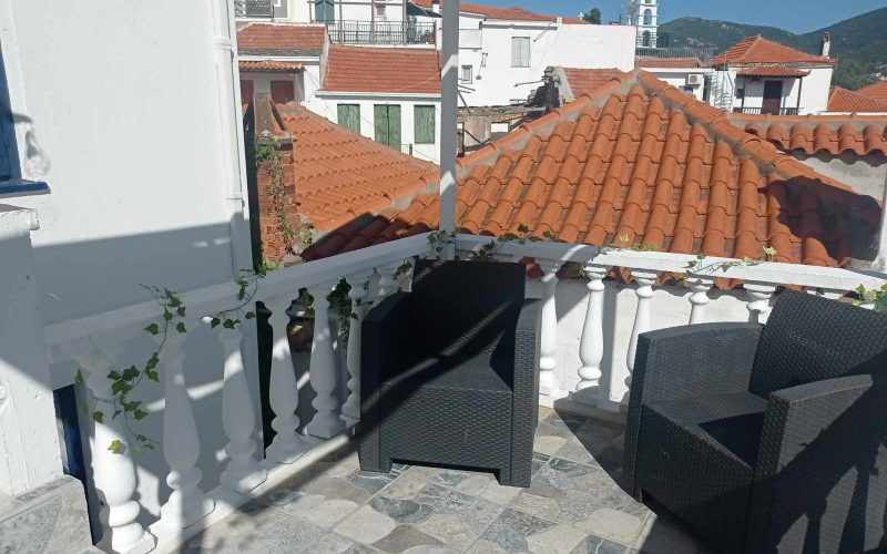 Skopelos Town house with terrace and yard Terrace