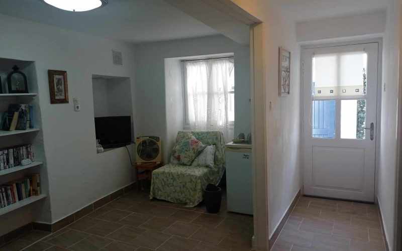 Skopelos Town house with terrace and yard Ground floor apartment