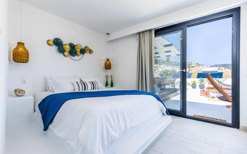 Luxurious Studio with spacious terrace and breathtaking views to Skopelos Town and port Bedroom