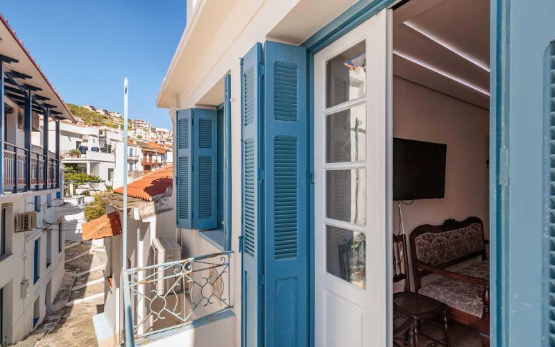 Renovated Town House ready to move in