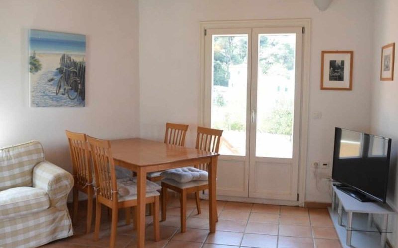 Property in walking distance to Agnontas beach Living/Dining room