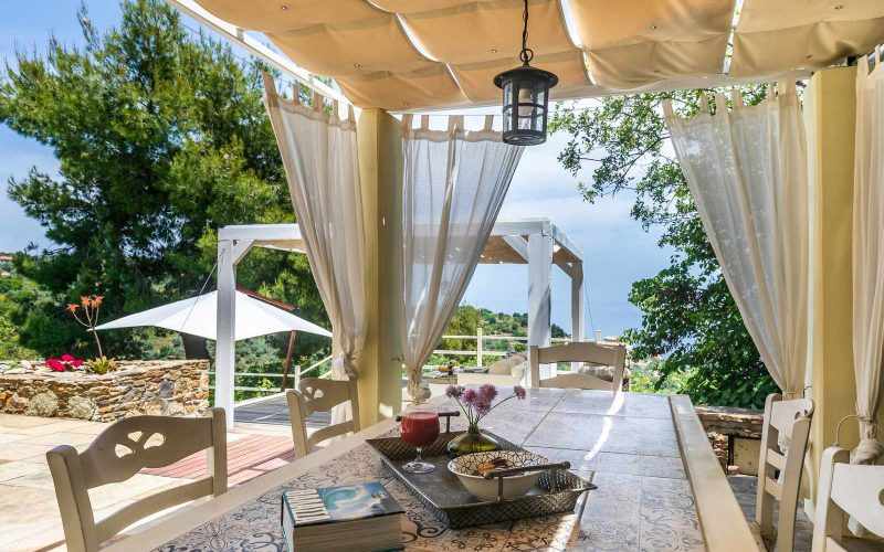 Luxurious Villa with pool just above Skopelos Town and port