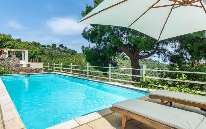 Luxurious Villa with pool just above Skopelos Town and port