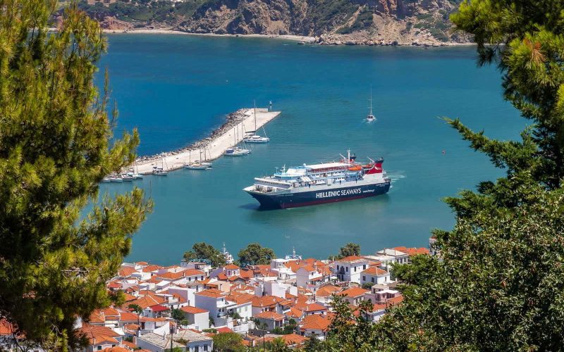 Luxurious Villa with pool just above Skopelos Town and port