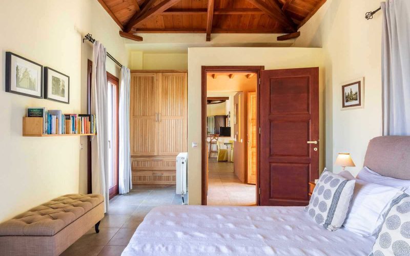 Luxurious Villa with pool just above Skopelos Town and port