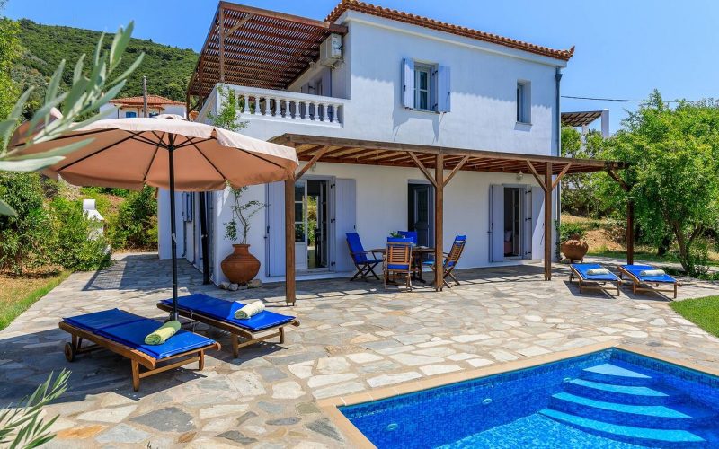 Beautiful pool villa with amazing views to the Sea